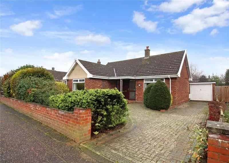 2 Bed Detached Bungalow For Sale - Requires Modernisation