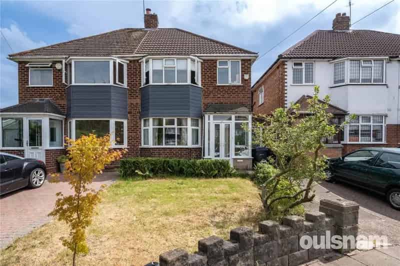 3 Bedroom Semi-Detached House for Sale Kings Norton