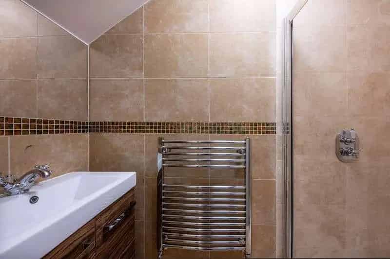 2 Bed Flat for Sale near Shepherds Bush and Westfield