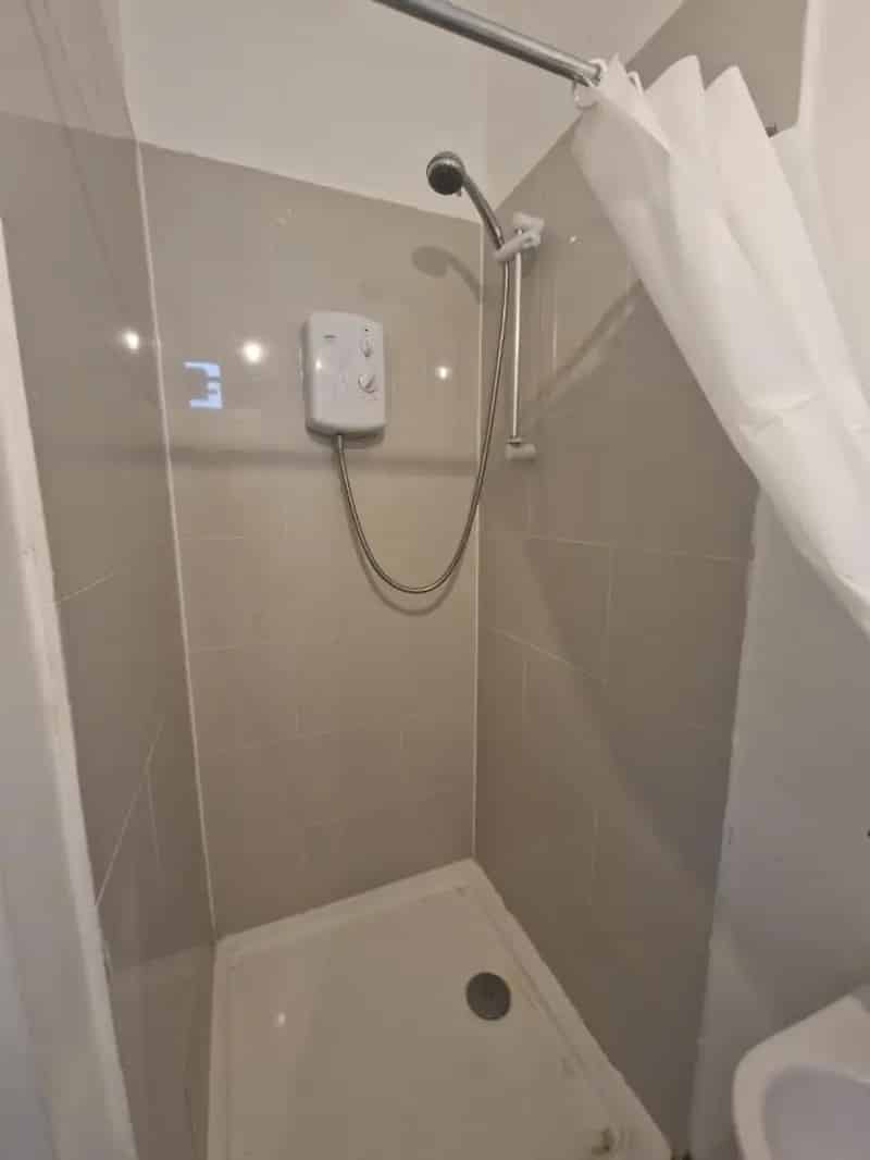 1 Bedroom Flat To Let Near Metrolink
