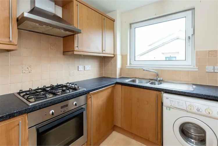 2 Bed Flat - First Floor with 1 Reception Room