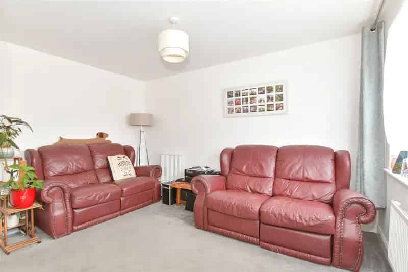 2 Bedroom Semi Detached House For Sale Faversham