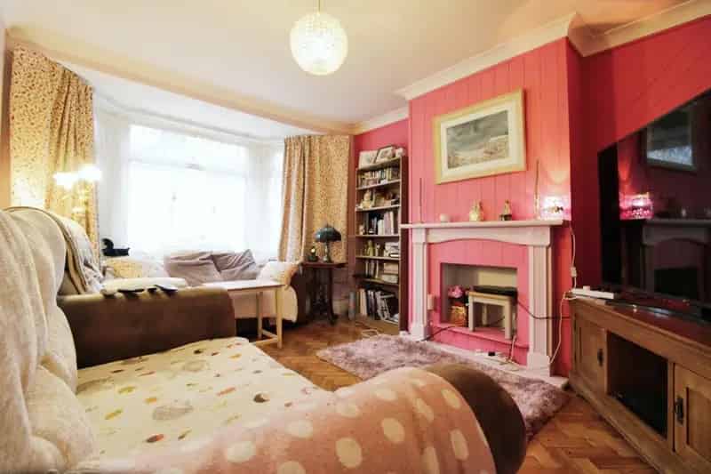 Family Home Town Centre Two Reception Three Bedrooms Garage Garden