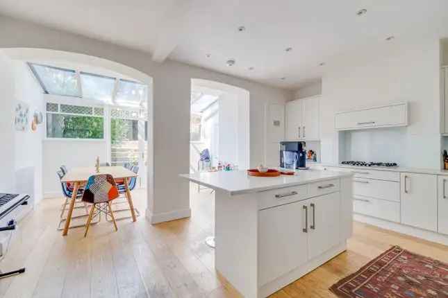 Terraced house to rent in Rostrevor Road, Fulham SW6