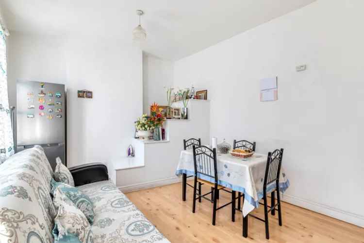 Finsbury Park Flat Near Transport Links and Amenities