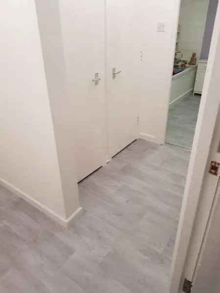 Flat For Rent in Old Chester Road, Bebington, England