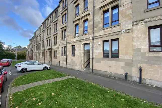 Flat to rent in Cardross Street, Glasgow G31