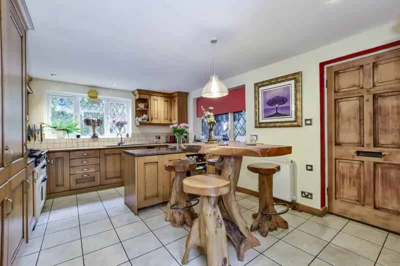 Semi-Detached House for sale with 5 bedrooms, Mundaydean Lane Marlow, Buckinghamshire
