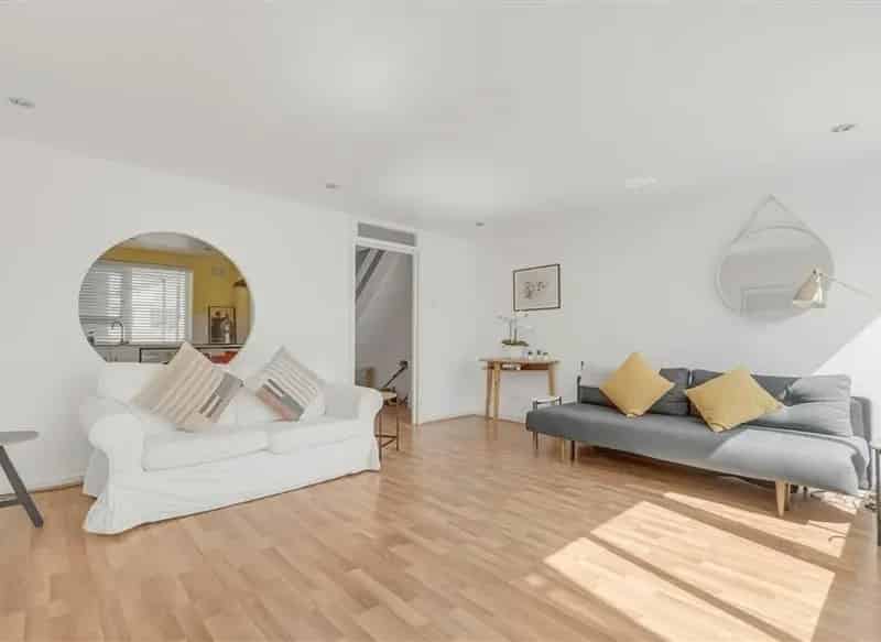 3 Bed Split Level Apartment Bethnal Green Private Balcony