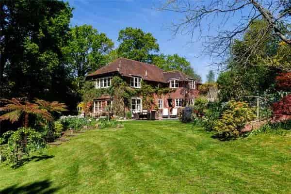Harthill House: 18th Century Country Retreat with Annexe and Extensive Grounds