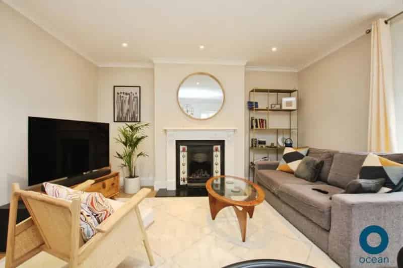 2 Bedroom Apartment to Rent