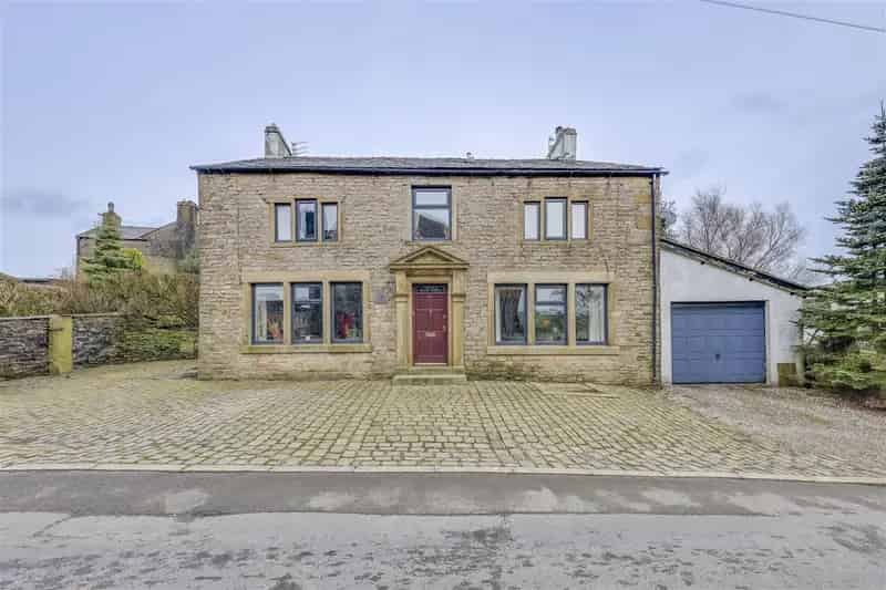 5 Bedroom Detached Family Home Goodshaw Lane Goodshaw