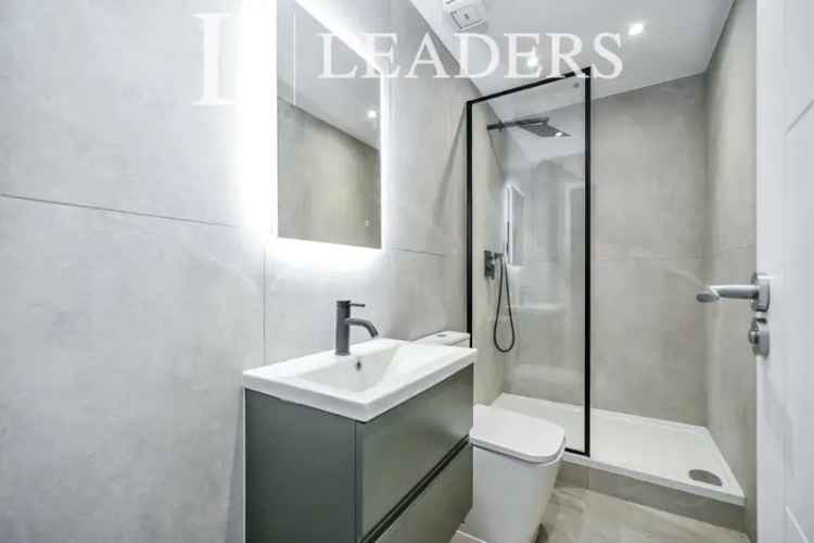1 Bedroom Apartment Newly Fitted Kitchen and Bathroom