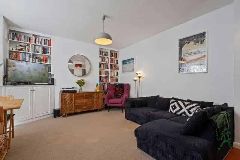 2 Bed Flat for Sale Highbury Garden Flat