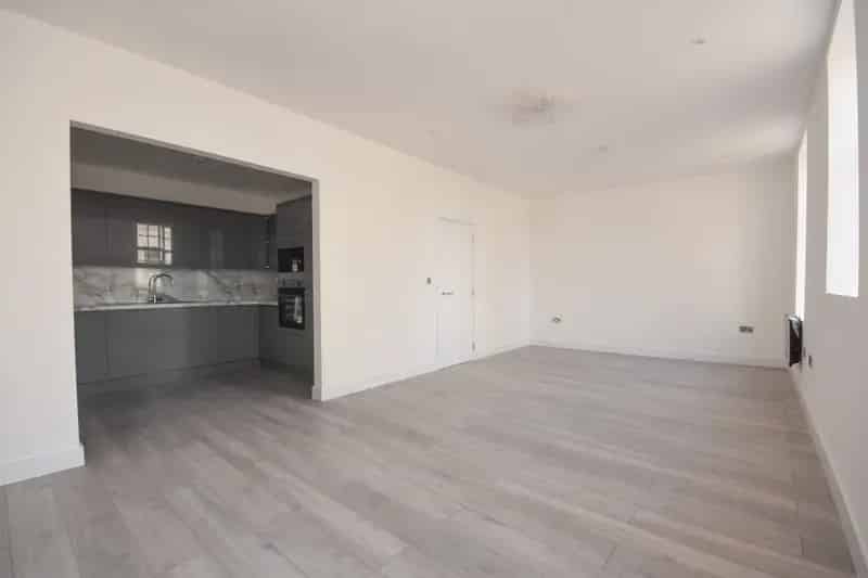 Two Bedroom Apartment in Exclusive Braintree Development