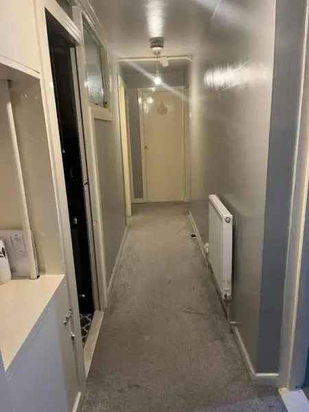 Flat For Rent in Basingstoke and Deane, England