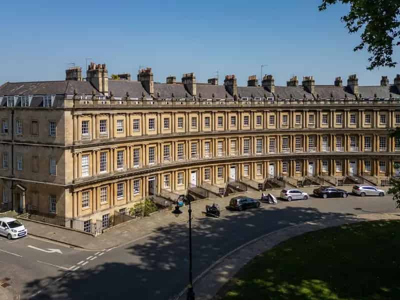 4 Bedroom Apartment for Sale in Bath's Prestigious Circus House