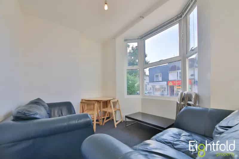 6 Bedroom Student House Near City Centre