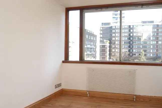 Flat to rent in The Quadrangle, Hyde Park Estate, London W2