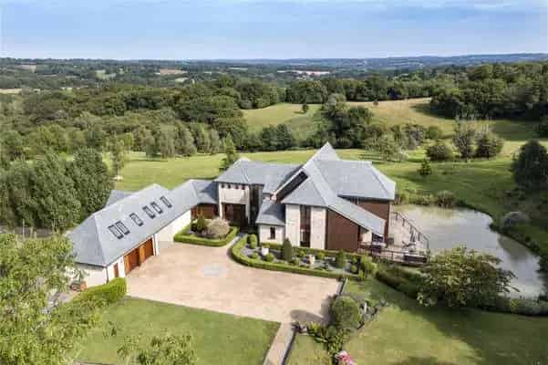 Stunning Bespoke Family Home near Wadhurst Park Estate
