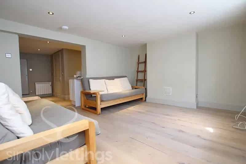0 Bedroom Flat House to Rent in Brighton