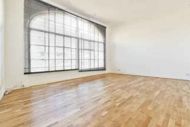 Flat to rent in Wandsworth Bridge Road, South Park, London SW6