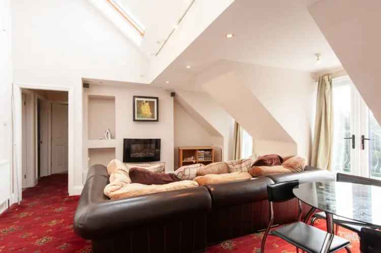 3 Bedroom Flat To Rent Available May 30 2025