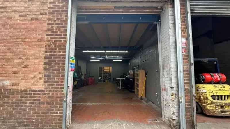 Spacious Unit North Feltham Trading Estate 840 SQ FT