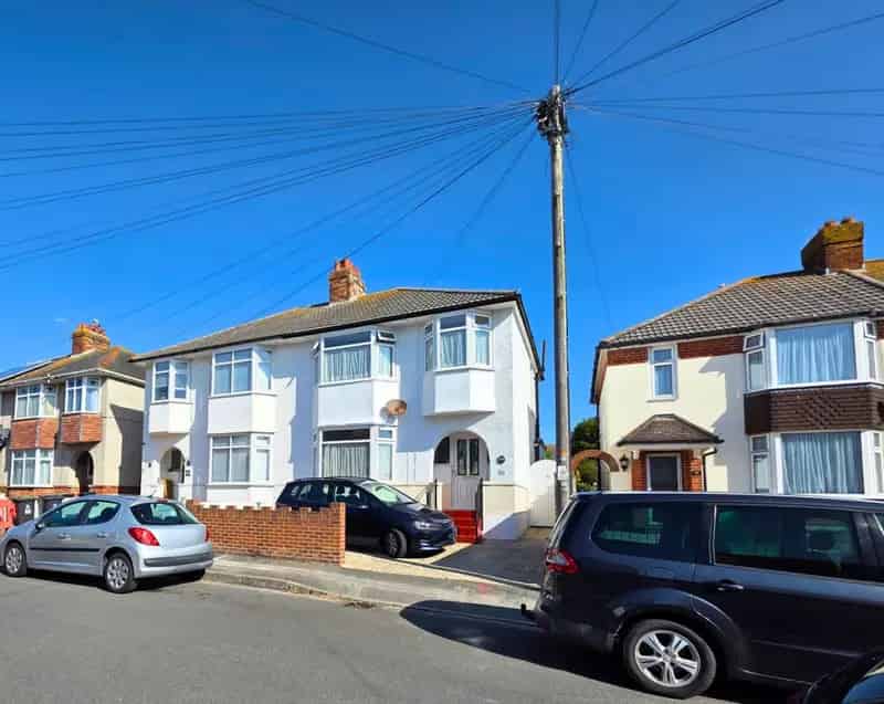 3 Bedroom Extended Semi-Detached House For Sale
