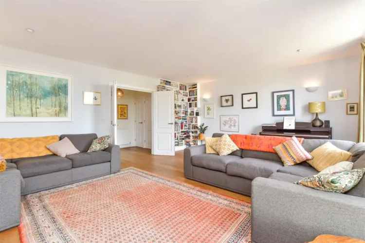 4 Bedroom Terraced House for Sale in Brighton