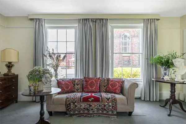 Grade II Listed Georgian House Eye Suffolk Seven Bedrooms Large Garden