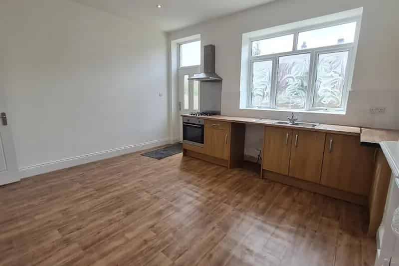 2 Bedroom Terraced House Ossett Newly Refurbished Rear Garden