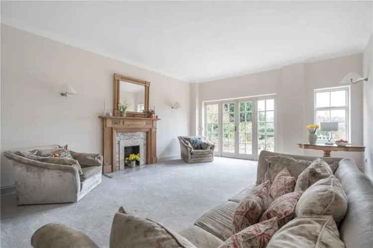 3 Bedroom Semi-Detached House in Bathford Near Bath City Centre