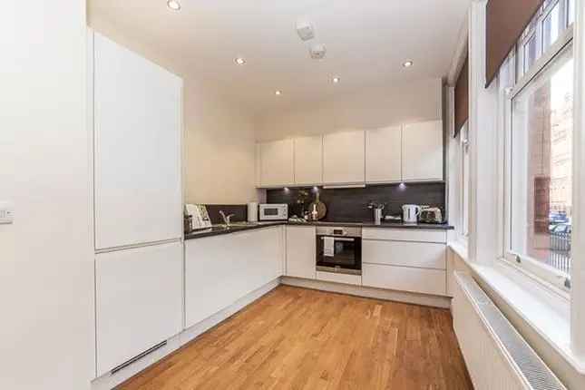 Flat to rent in Hamlet Gardens, Ravenscourt Park, London W6