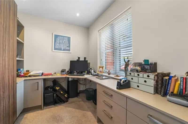 4 Bed Detached House For Sale Near Town Centre and Schools