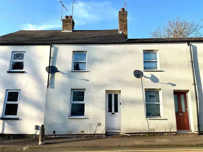 Maidstone Town Centre Mid-Terrace House