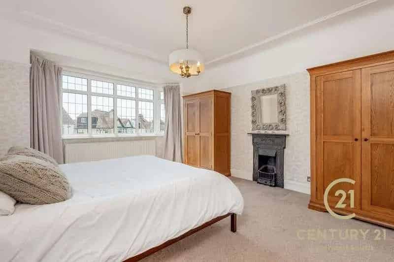 3 Bed House for Sale Mossley Hill Large Rooms Detached Garage