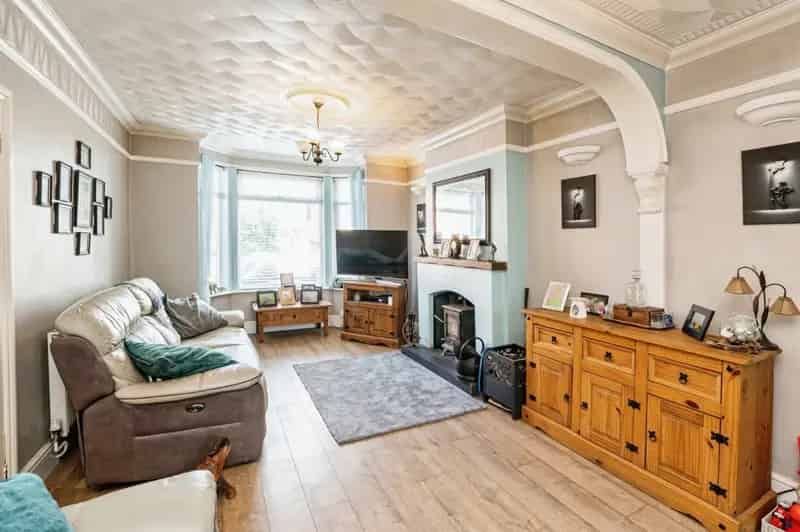 Four Bedroom Semi Detached House Burton Latimer