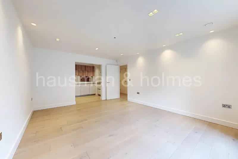 2 Bedroom Apartment Hendon Central  770 sq ft  Parking Balcony