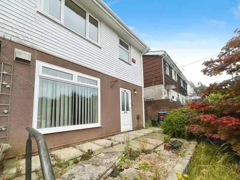 3 bedroom semi-detached house