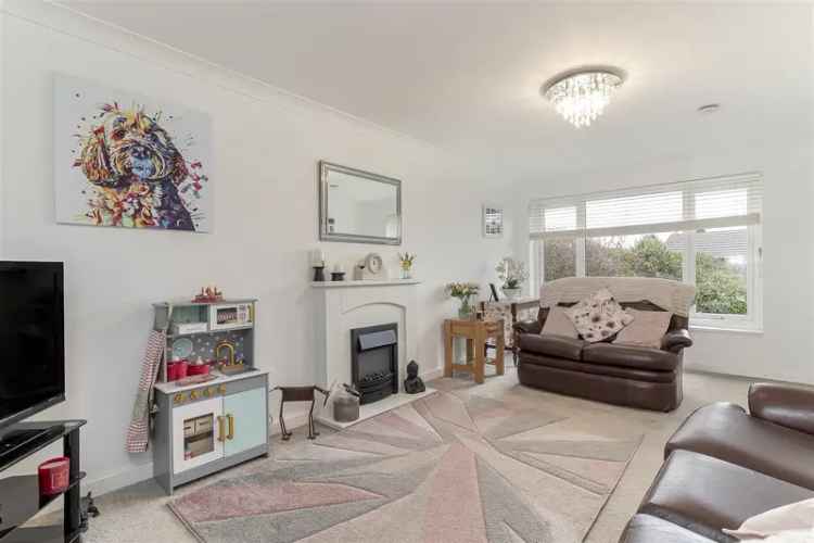 4 Bedroom Detached House to Rent Bramhope