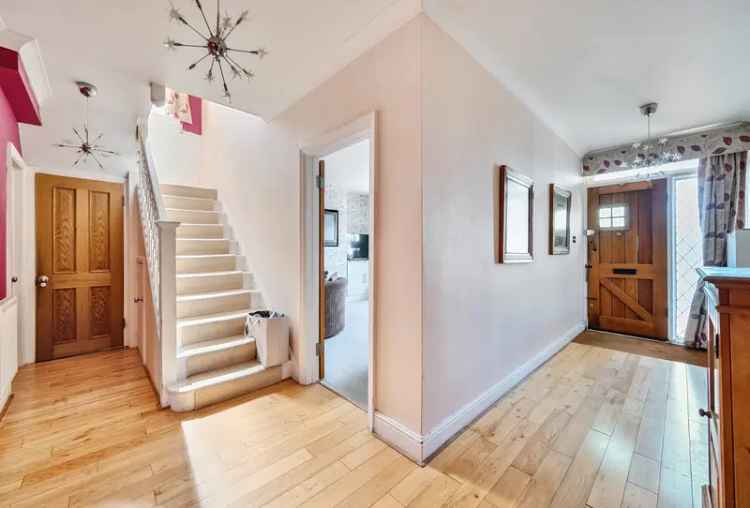 7 Bedroom Detached House For Sale