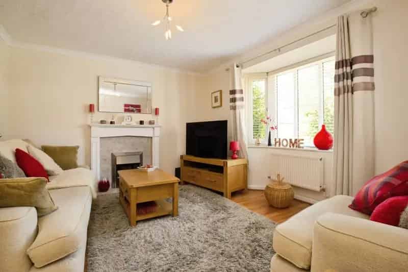 3 Bedroom Detached House with Garden Room and En-Suite