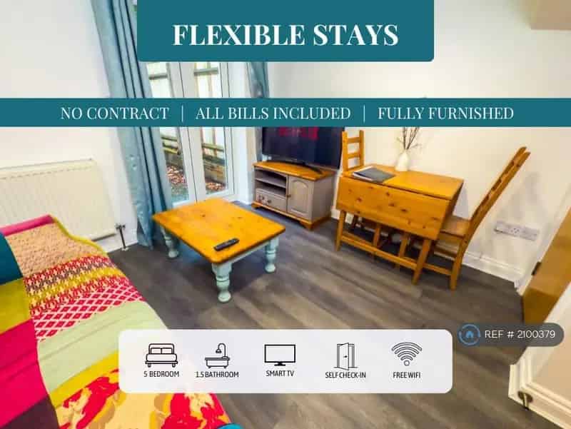 5 Bedroom Terraced House Flexible Rentals for Business Travelers