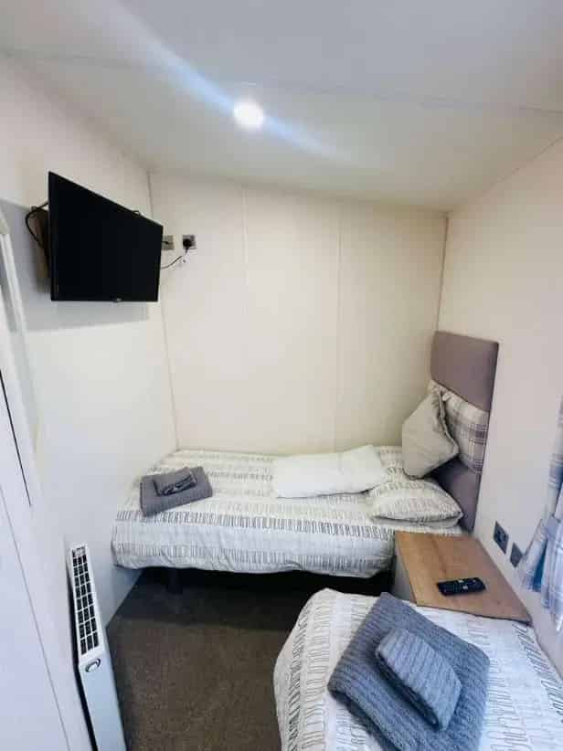 2 Bed 2 Bath Modern Lodge For Sale
