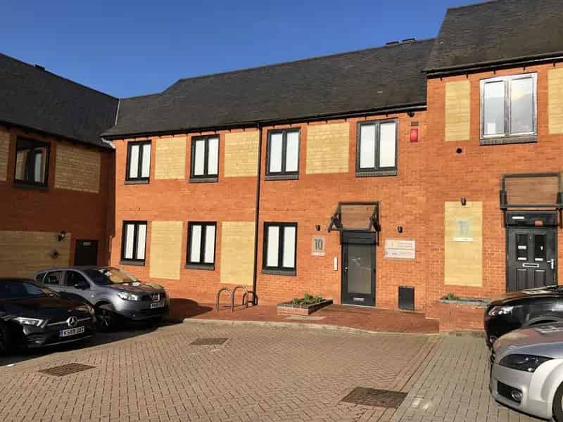 1st Floor Office Accommodation with Parking and Fibre Broadband