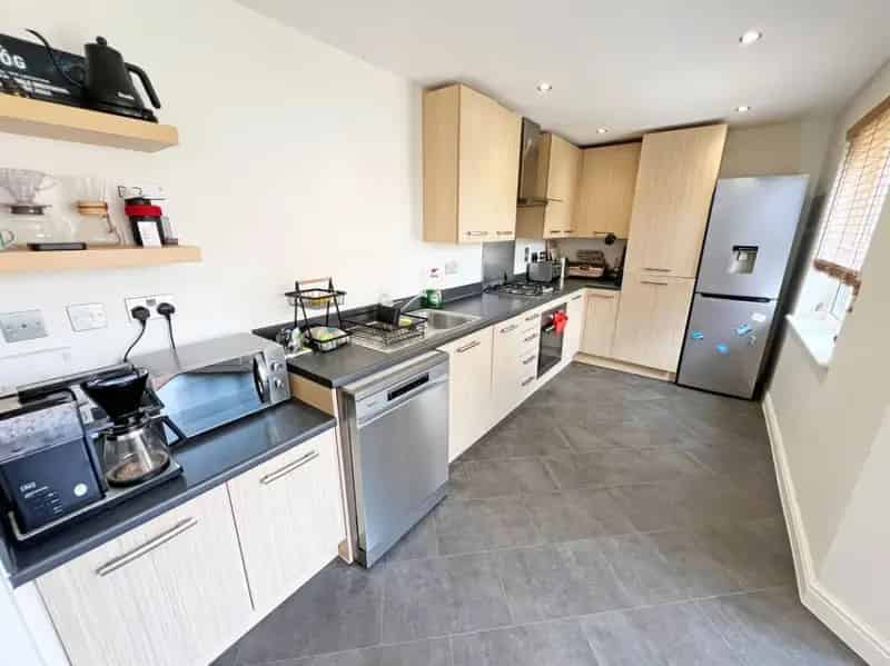 3 Bed Semi-Detached House for Sale