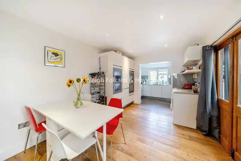 House For Sale , 24, Park Road, London, England