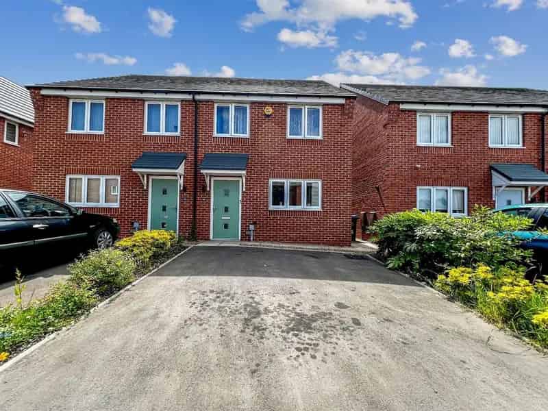 3 Bedroom Semi Detached House For Sale