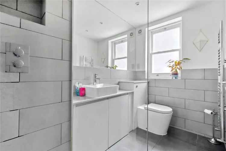 4 Bedroom Maisonette London  Modern Open Plan Kitchen Family Home